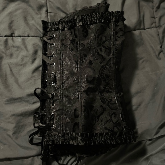 Black corset - Picture 2 of 2